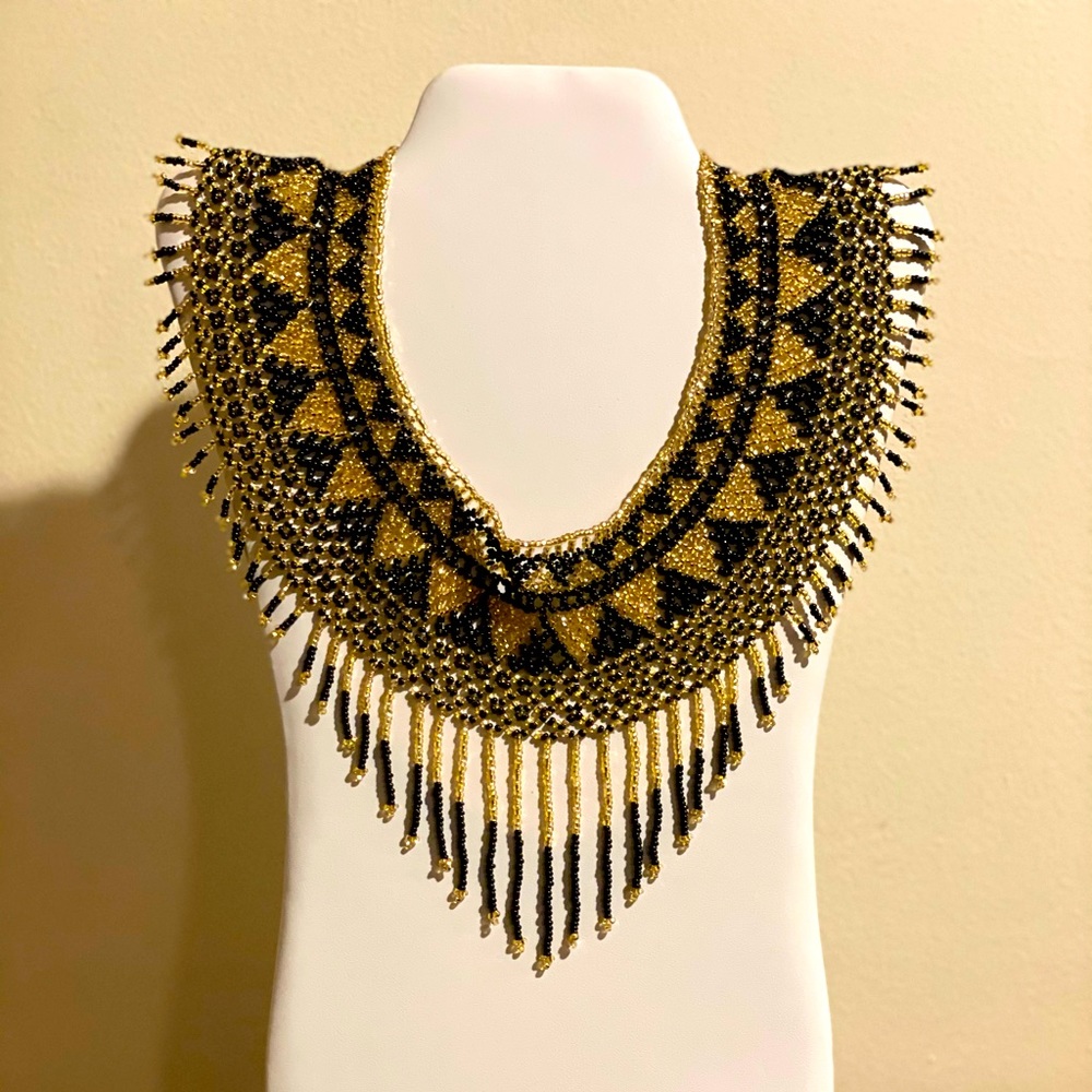 Huichol necklace! 🖤💛